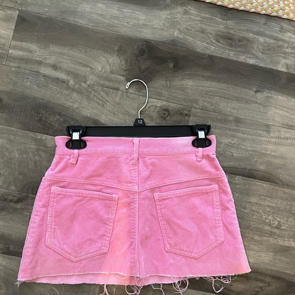 pink brandy melville skirt - Picture 2 of 3